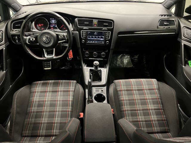 2017 Volkswagen Golf GTI S