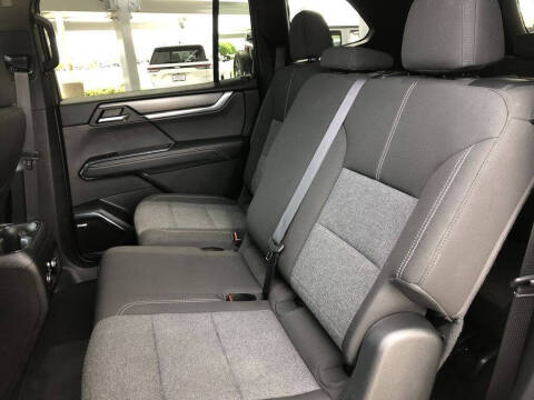 2025 GMC Acadia Elevation