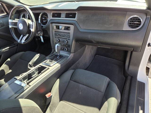 2014 Ford Mustang V6