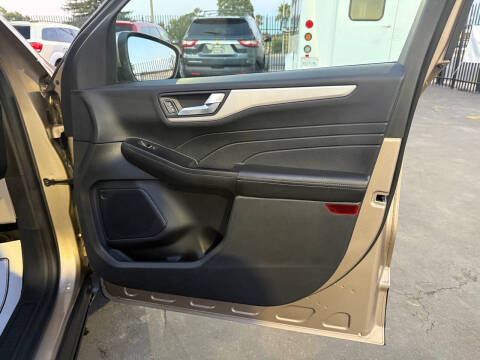2021 Ford Escape SE