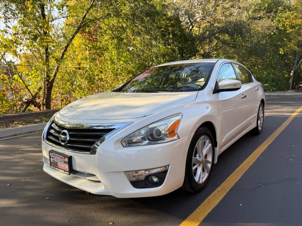 2015 Nissan Altima for sale at Deals & Trades in Aurora, IL