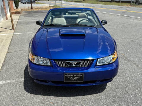 2004 Ford Mustang GT Deluxe