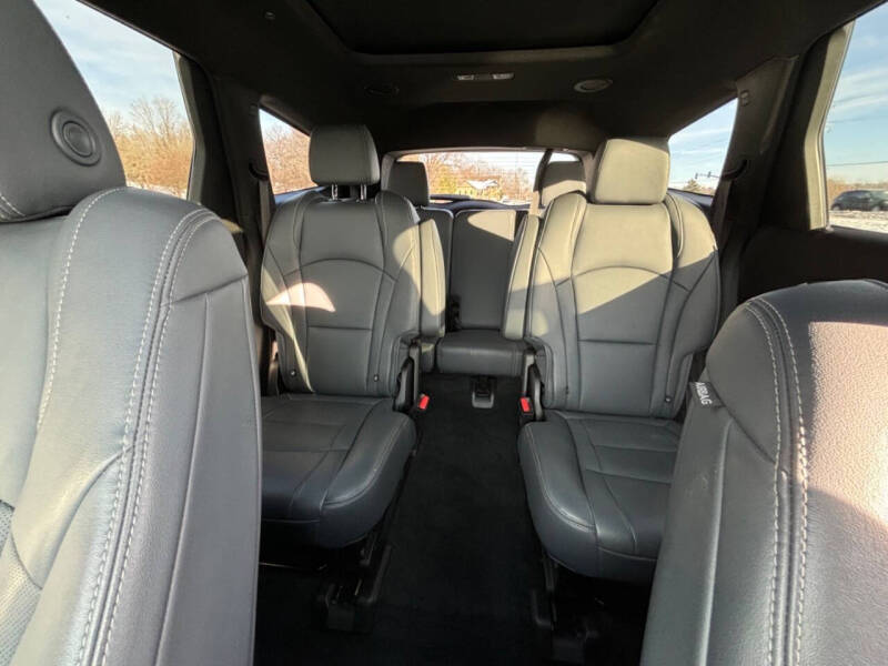 2022 Buick Enclave Essence