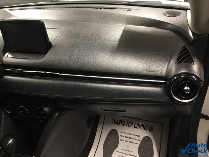 2019 Toyota Yaris LE