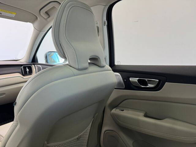 2022 Volvo XC60 Recharge T8 Inscription