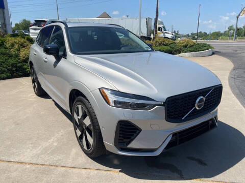 2025 Volvo XC60 T8 Plus Dark Theme