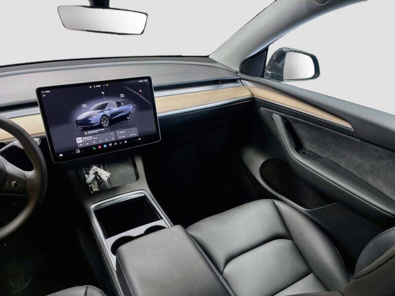2025 Tesla Model Y Long Range