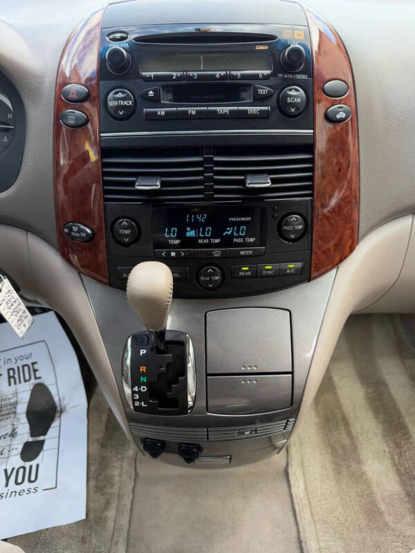 2004 Toyota Sienna XLE Limited 7 Passenger