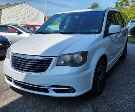 2014 Chrysler Town and Country for sale at LITITZ MOTORCAR INC. in Lititz PA