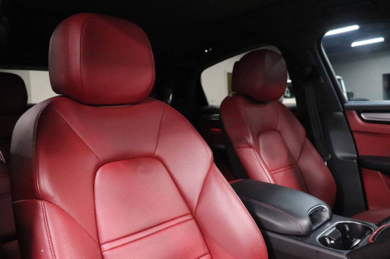 2021 Porsche Cayenne GTS Coupe