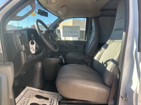 2025 Chevrolet Express 2500