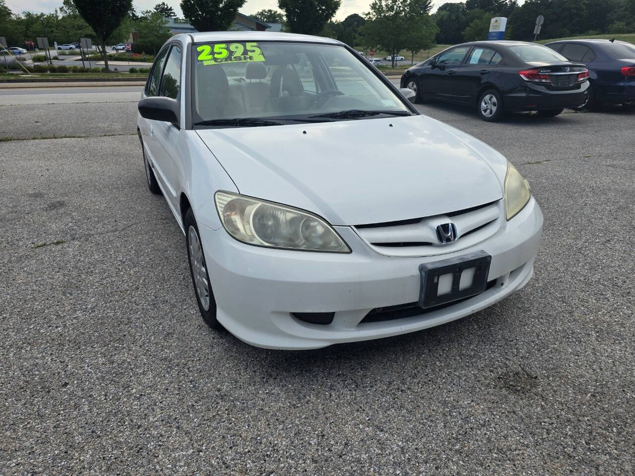 2005 Honda Civic for sale at QUEENSGATE AUTO SALES in York, PA