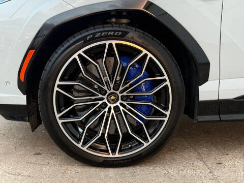 2025 Lamborghini Urus SE