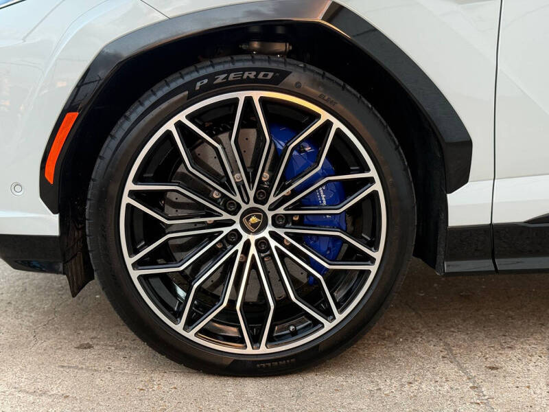 2025 Lamborghini Urus SE