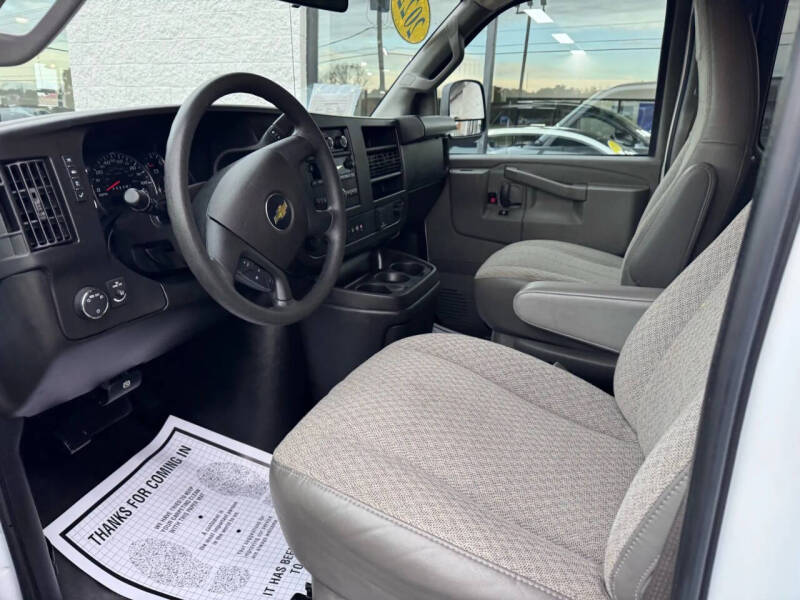 2022 Chevrolet Express LS 3500