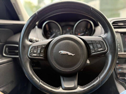 2017 Jaguar XE 25t