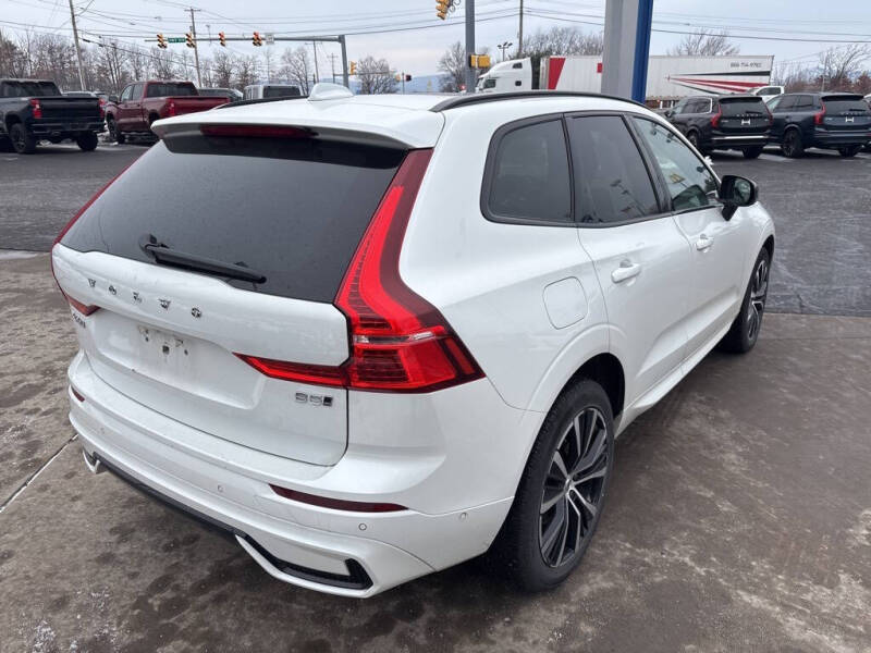 2025 Volvo XC60 B5 Plus Dark Theme