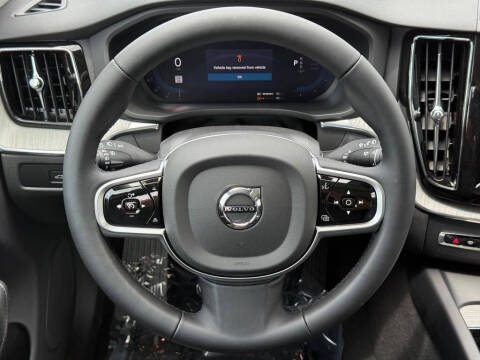 2025 Volvo XC60 T8 Plus Dark Theme
