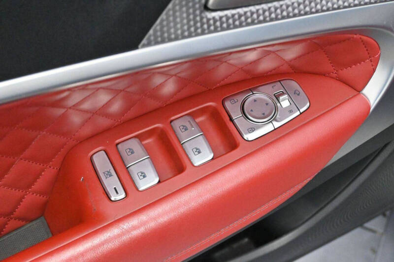 2023 Genesis G70