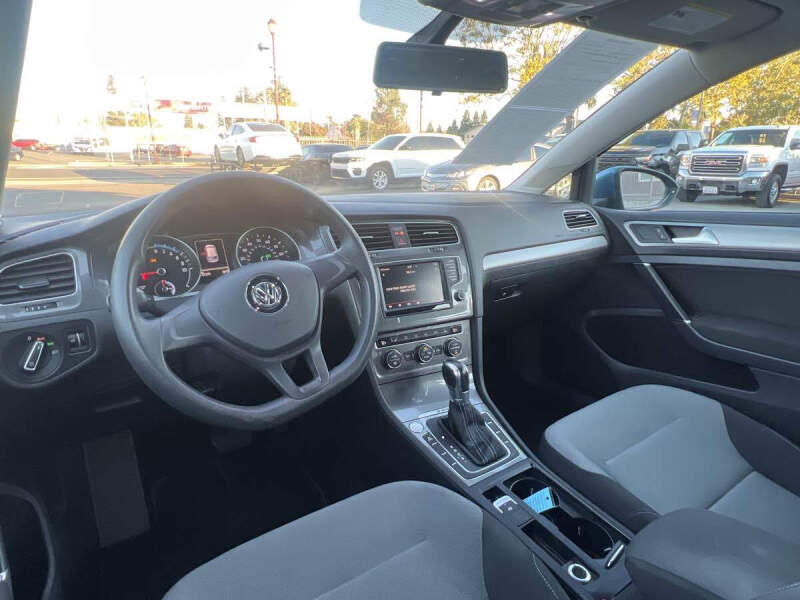 2016 Volkswagen e-Golf SE