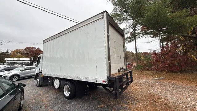 2018 Peterbilt 220