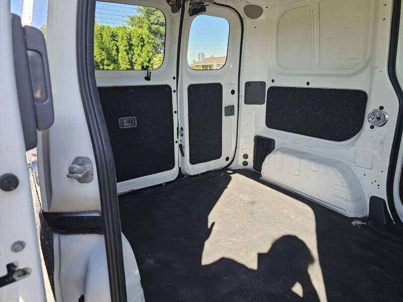 2019 Nissan NV200 SV