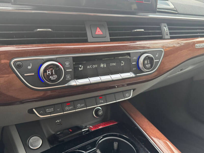 2021 Audi A4 quattro Premium 40 TFSI