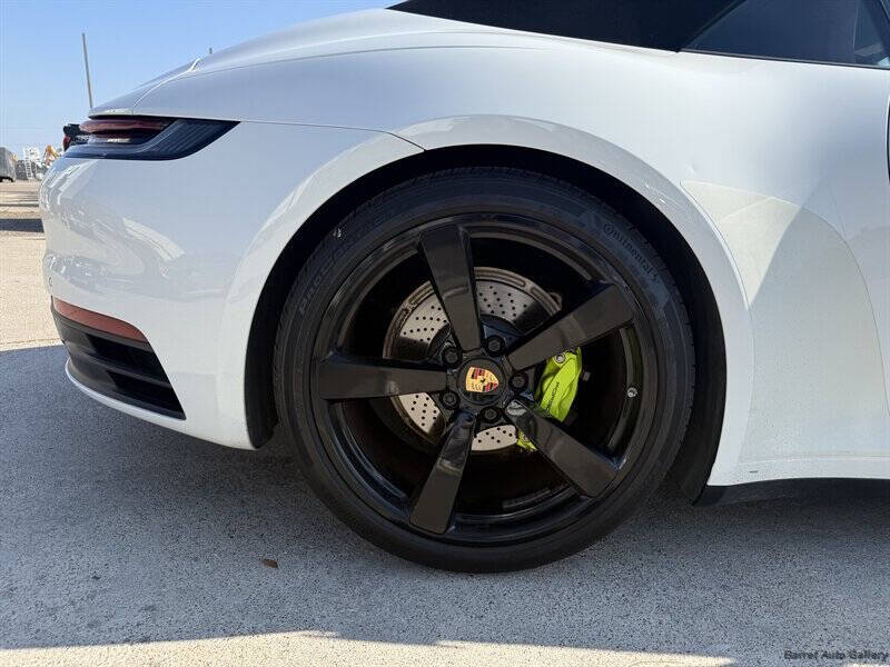 2020 Porsche 911 Carrera