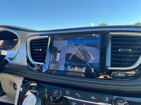 2017 Chrysler Pacifica Hybrid Platinum