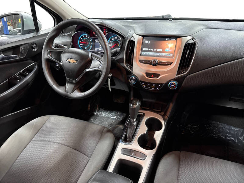 2017 Chevrolet Cruze LS Auto