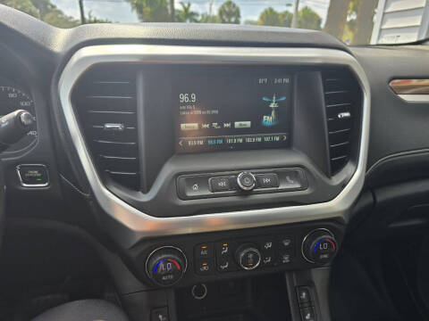 2017 GMC Acadia SLE-2