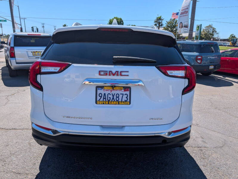 2022 GMC Terrain SLT