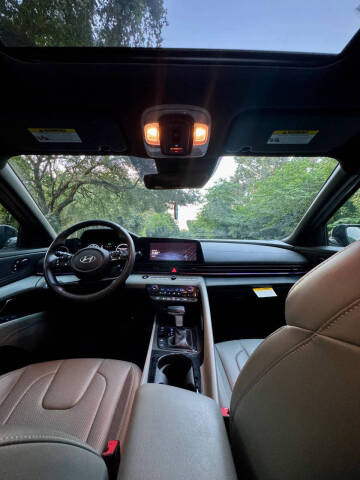 2025 Hyundai Elantra Hybrid Limited