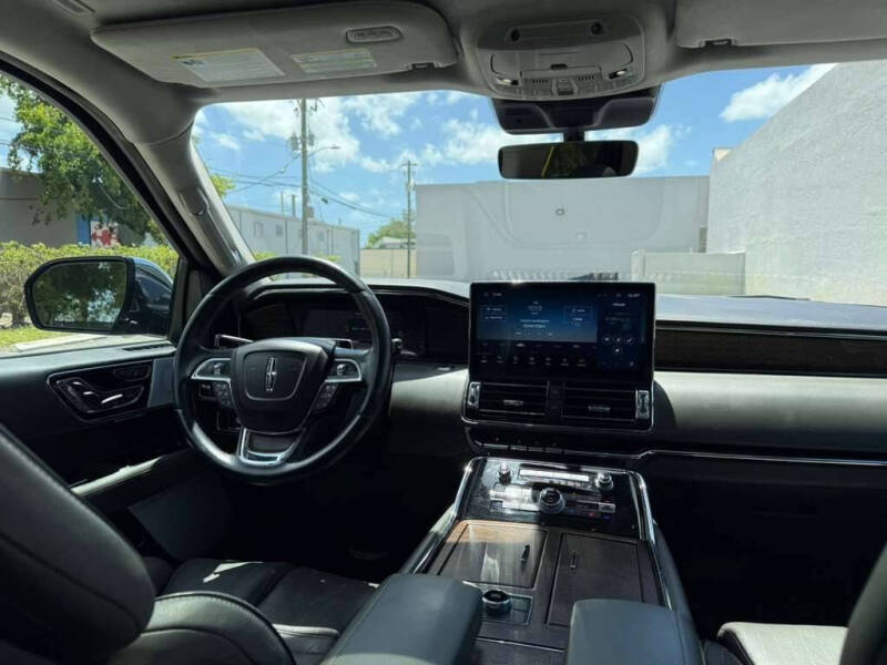 2022 Lincoln Navigator L Black Label