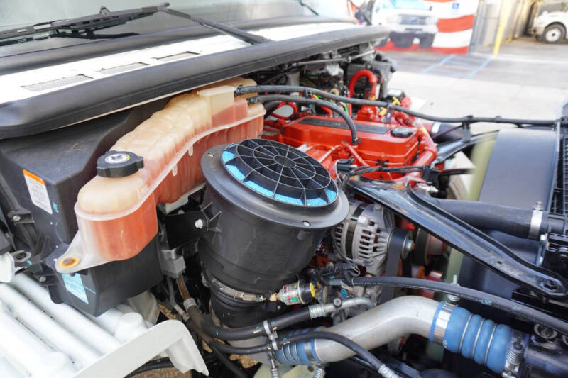 2018 Freightliner M2 106