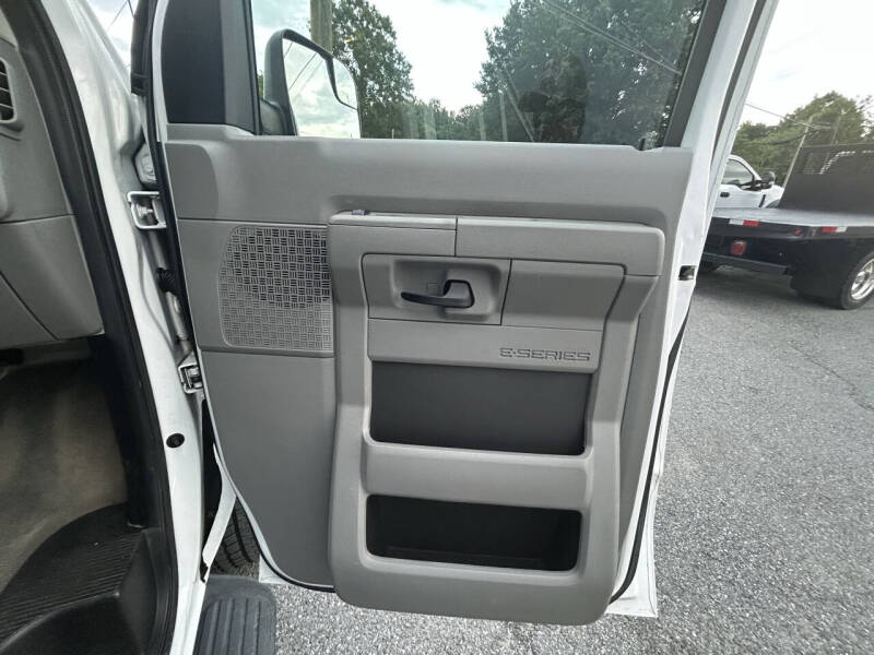 2012 Ford E-Series E-350 SD XLT