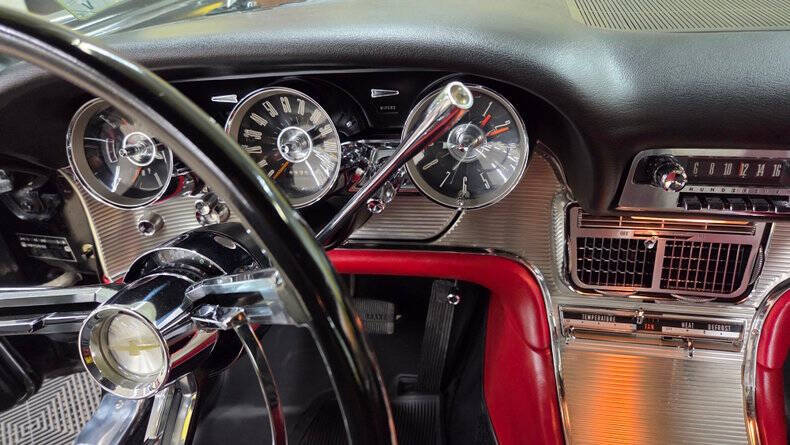 1962 Ford Thunderbird