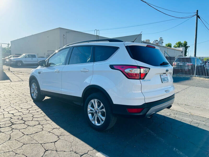 2018 Ford Escape SE photo 8