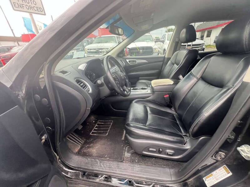 2020 Nissan Pathfinder SL