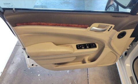 2011 Chrysler 300 Limited