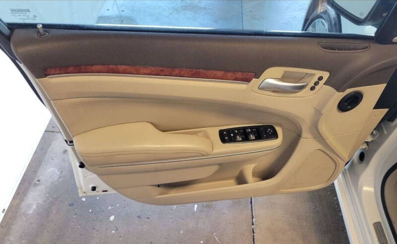 2011 Chrysler 300 Limited