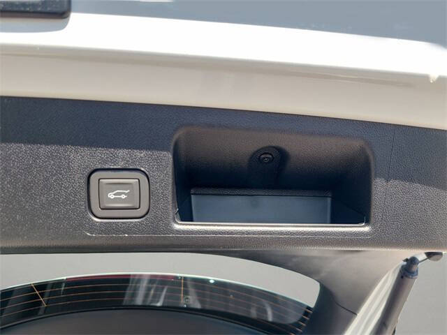 2026 Chevrolet Equinox EV LT 2