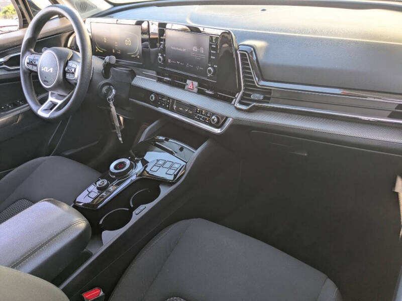 2023 Kia Sportage Hybrid LX