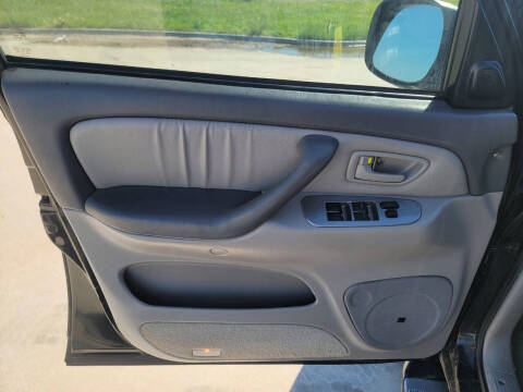 2004 Toyota Sequoia Limited