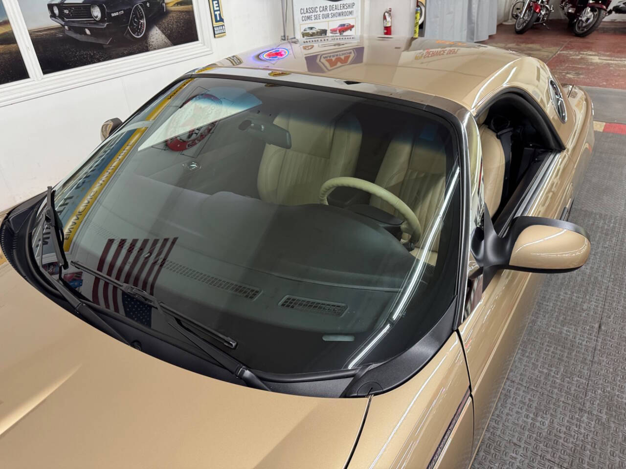 2005 Ford Thunderbird 18