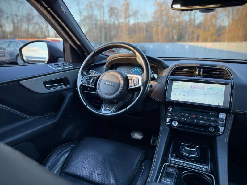 2017 Jaguar F-PACE S