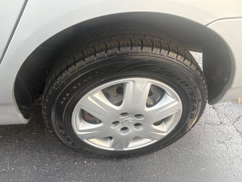 2005 Toyota Corolla LE