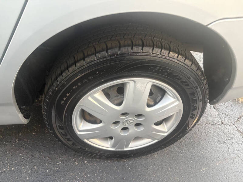 2005 Toyota Corolla LE