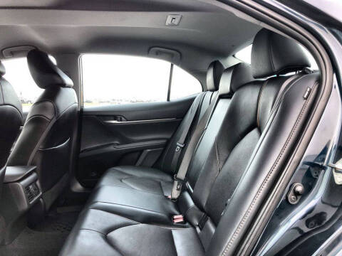 2020 Toyota Camry Hybrid XLE