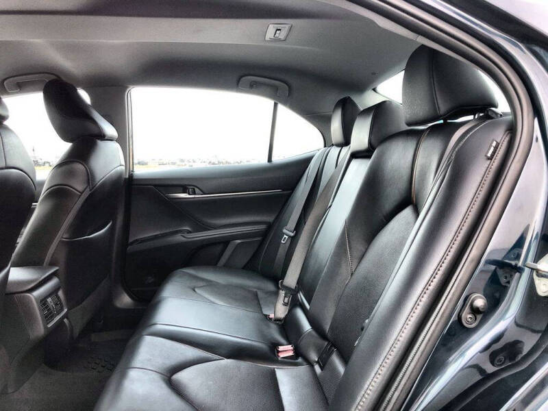 2020 Toyota Camry Hybrid XLE